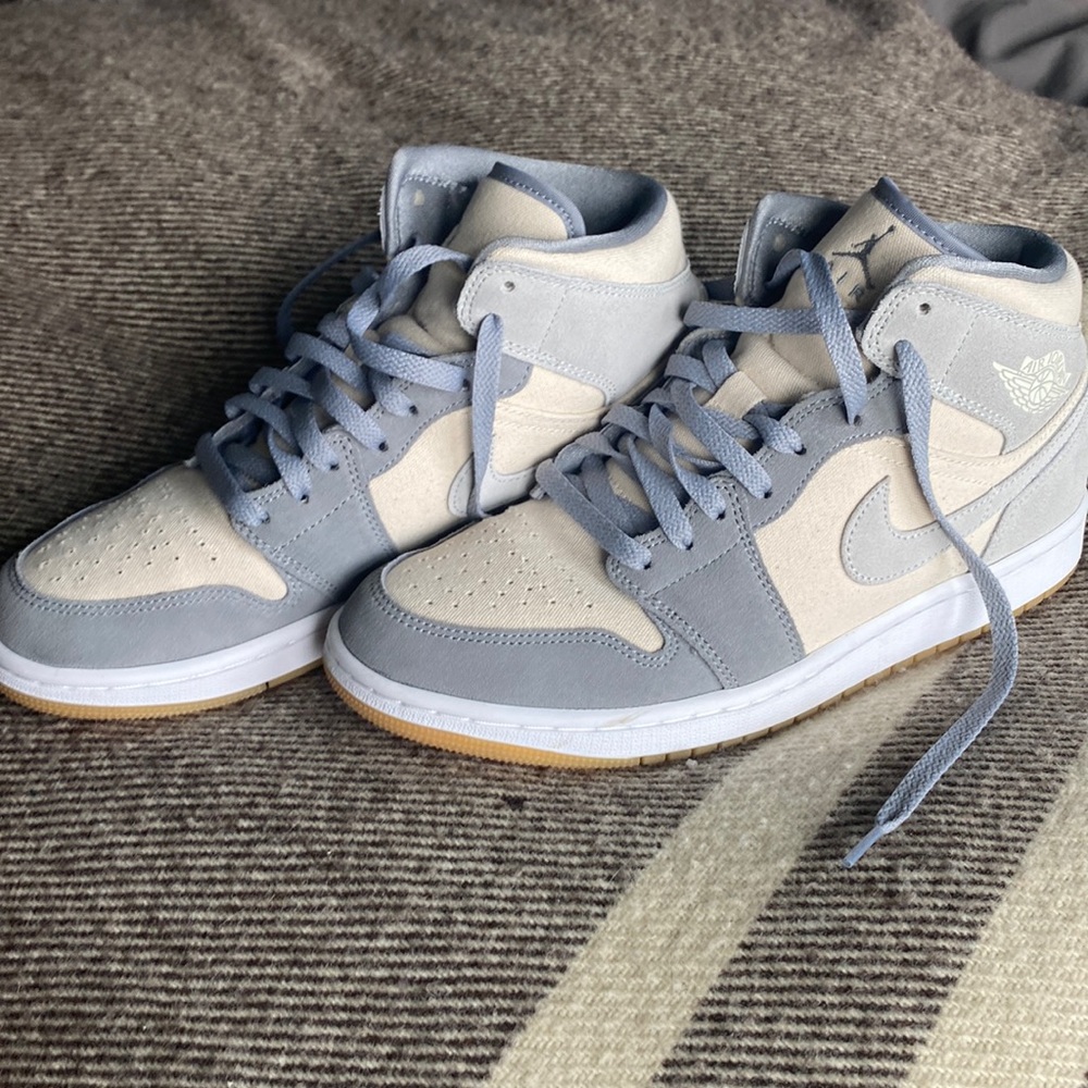 Men’s Air Jordan’s 9.5 like new